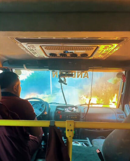 Kahramanmaraş’taki Yangında Ekiplerden Kahramanlık Anları Alevlere Cesur Müdahale (1)