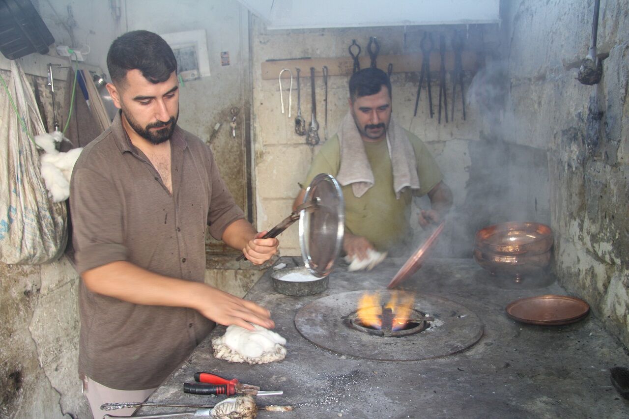 Kalay Ustalarının 200 Dereceyi Bulan Sıcaklıkta Zorlu Mesaisi (6)