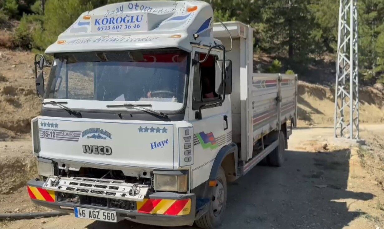 Kamyon Şoföründen Kavurucu Sıcağa Karşı Damlama Klima Çözümü (3)