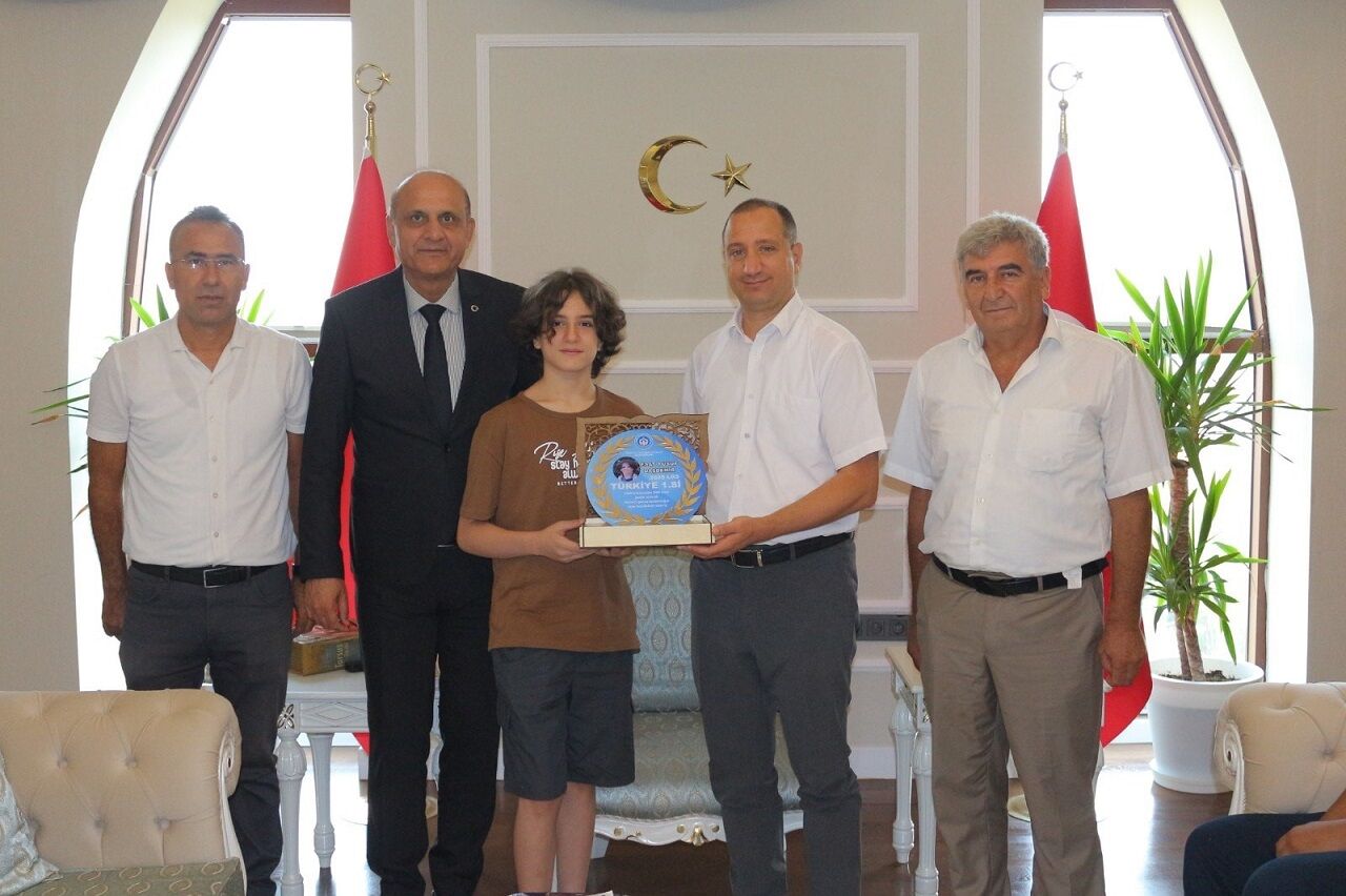 Kaymakam Akyüz, Öğrencilerimizle Gurur Duyuyoruz (2)