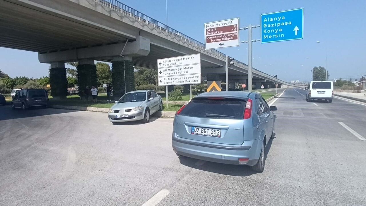 Kaza Yapan Sürücü Hastaneye Gitmeyi Reddetti (2)