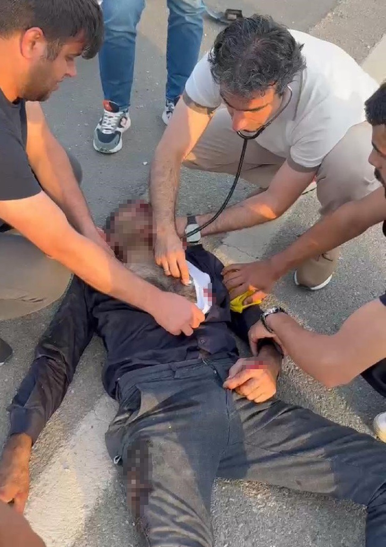 Kazada Yaralanan Sürücüye Yoldan Geçen Doktor Müdahale Etti (2)