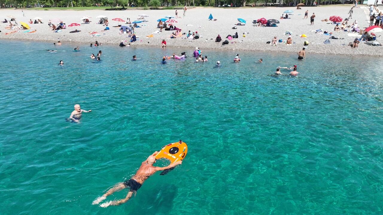 Konyaaltı Sahili'nde İnsansız Robot Cankurtaran Iş Başında (3)