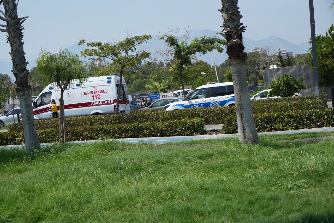 Konyaaltı Sahili’nde Kimliği Belirsiz Beden Ortaya Çıktı (5)