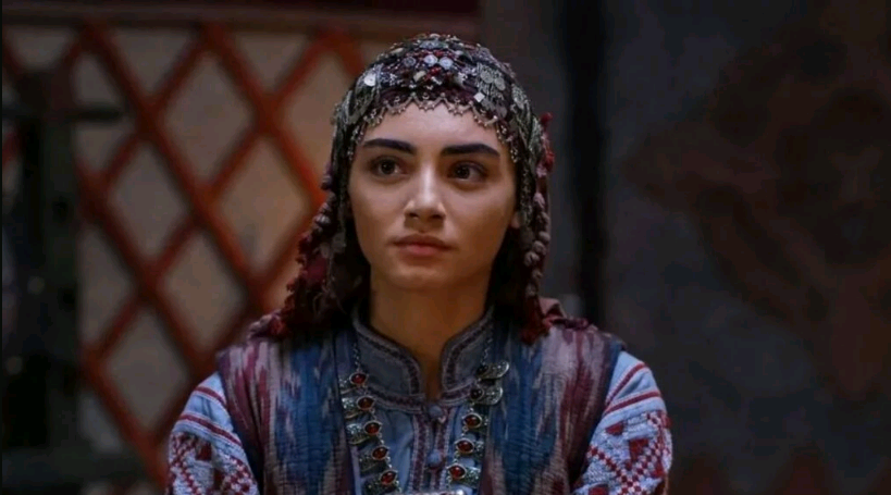 Kuruluş Osman Dizisinin Final Sezonunda Özge Törer Olacak Mı İşte Merak Edilenler (2)