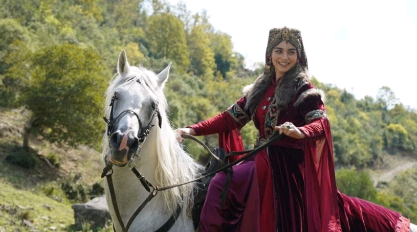 Kuruluş Osman Dizisinin Final Sezonunda Özge Törer Olacak Mı İşte Merak Edilenler (5)