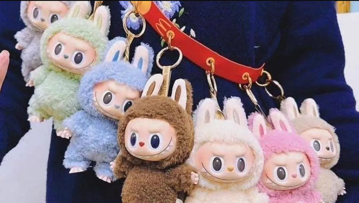 Labubu Modası Türkiye’ye Geldi, Almak İçin Saatlerce Kuyrukta Bekliyorlar (2)