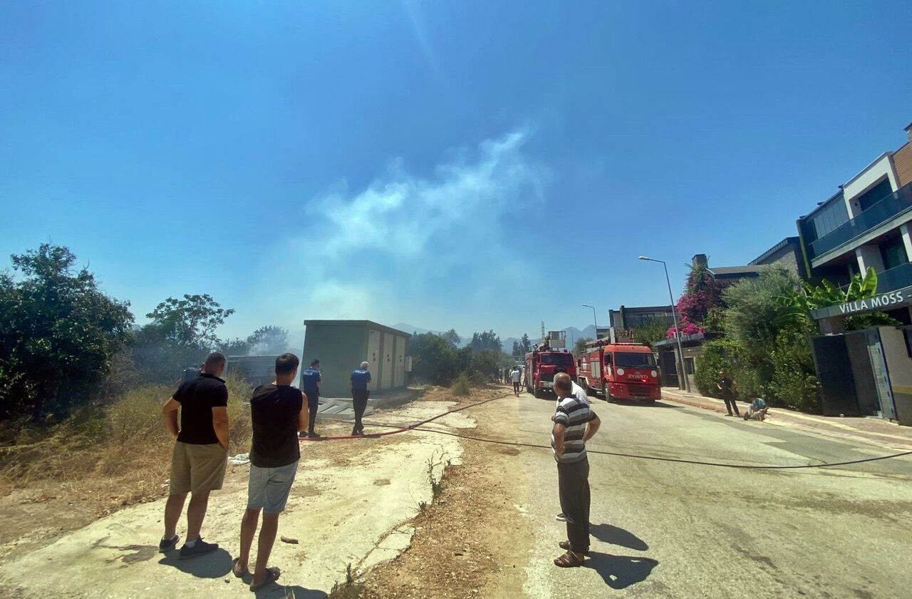 Lüks Villalara Yakın Noktada Çıkan Yangın Korkuttu (4)