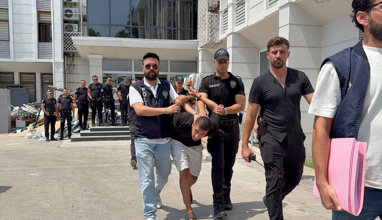 Mersin'de Anne Kızı Öldüren Zanlı Yakalandı (2)