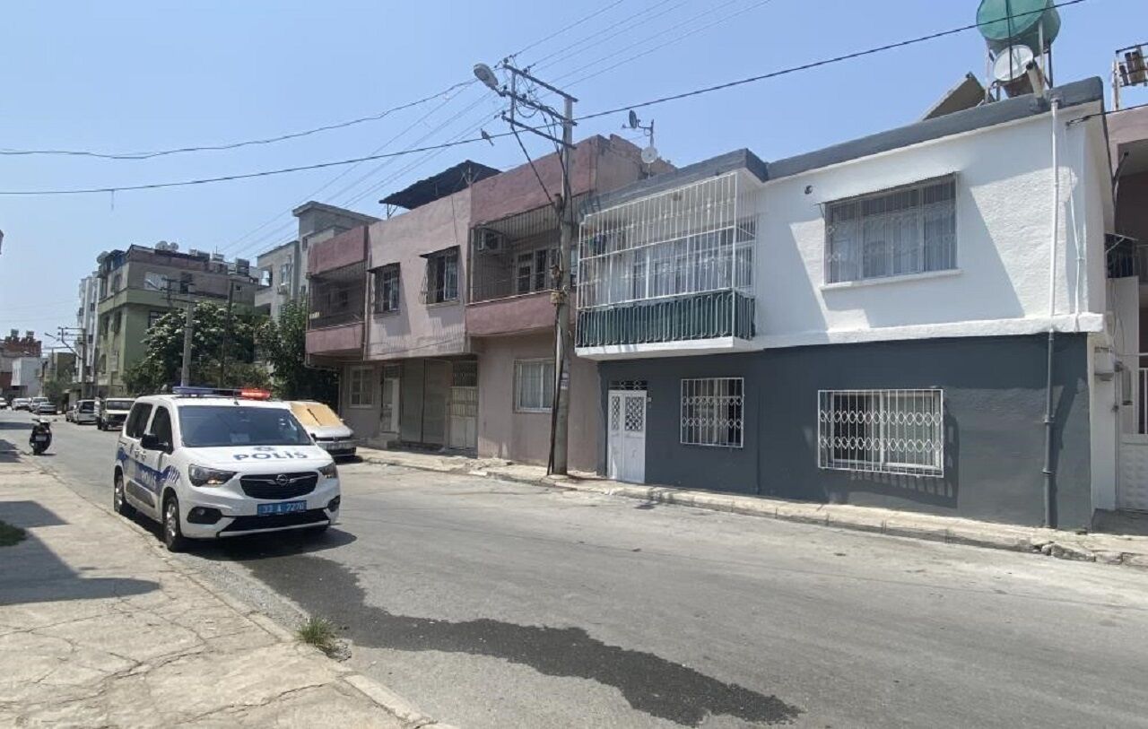 Mersin'de Anne Kızı Öldüren Zanlı Yakalandı (4)