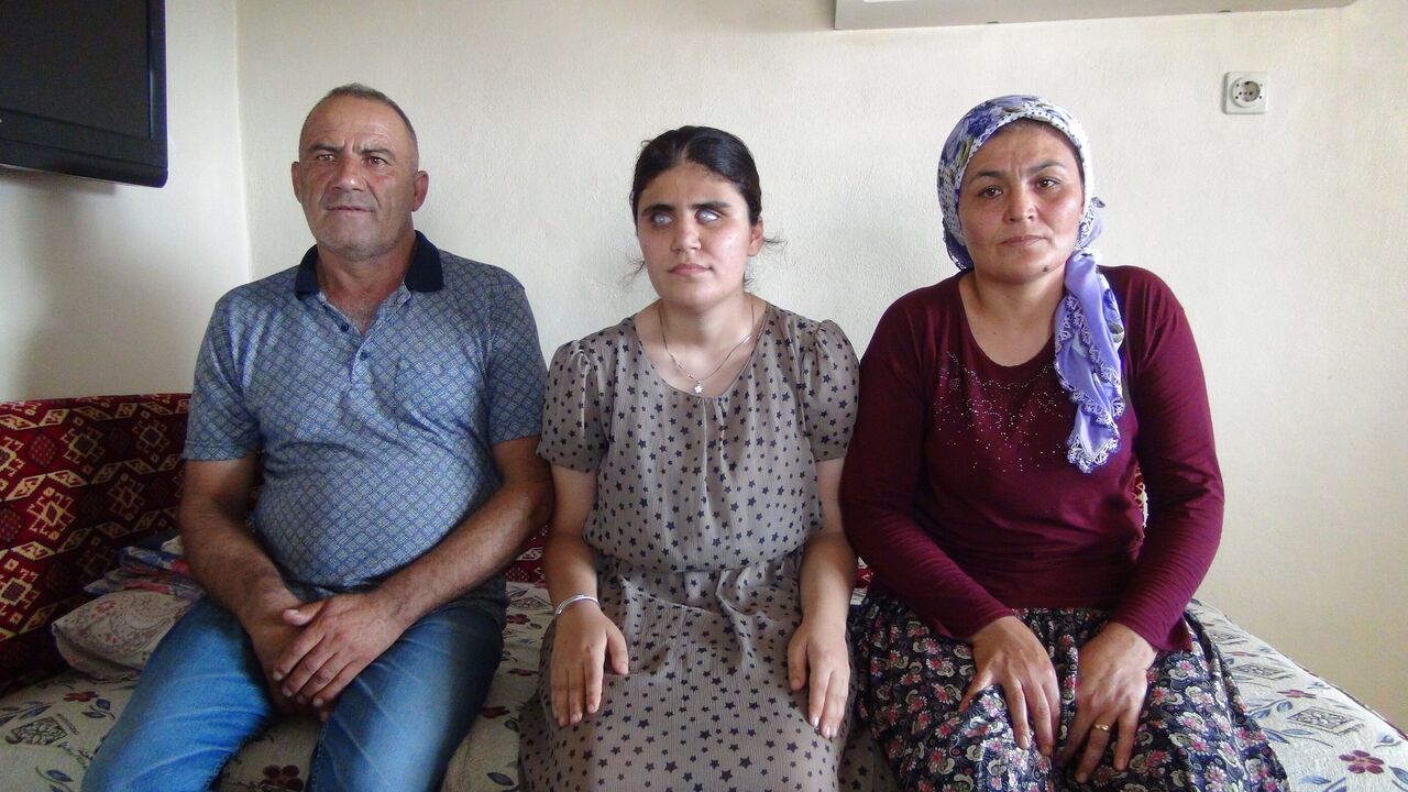 Mersin'de Görme Engelli Nazalin, Üniversite Sınavında İlk 10 Bine Girdi (4)