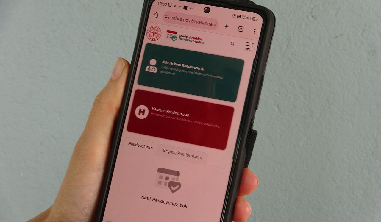 Mersin’de Sağlıkta Dijital Dönüşüm 81 Yaşındaki Zübeyde Nine Doktora Görüntülü Ulaştı (2)