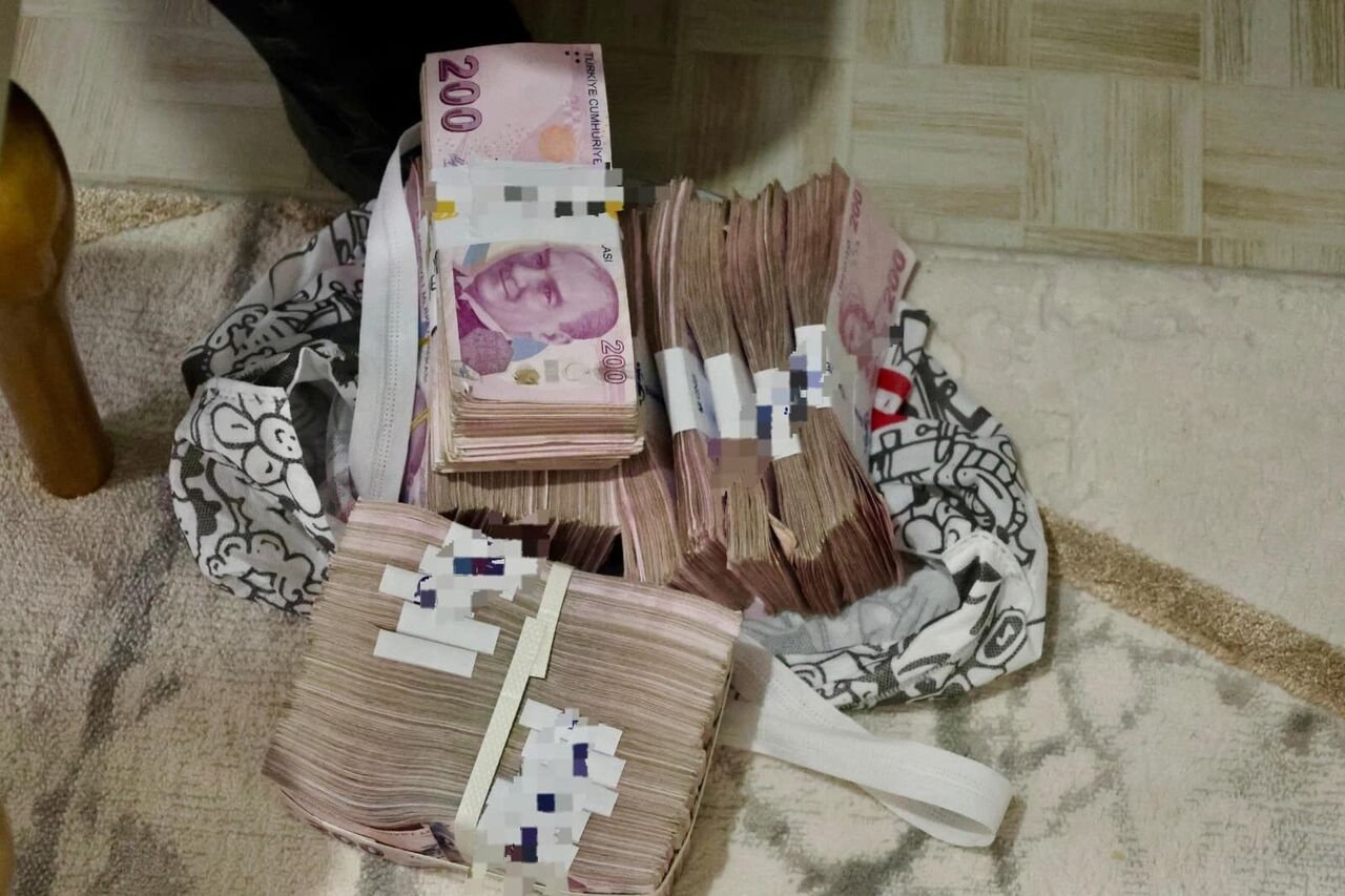 Mersin'de Suç Örgütüne Şafak Operasyonu 18 Gözaltı (2)