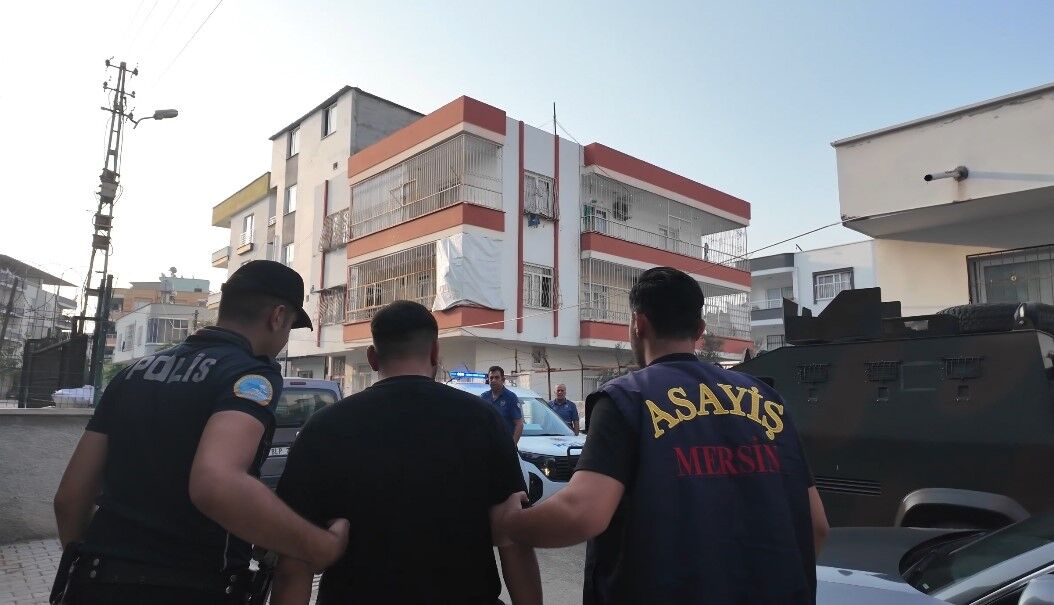 Mersin'de Suç Örgütüne Şafak Operasyonu 18 Gözaltı (3)
