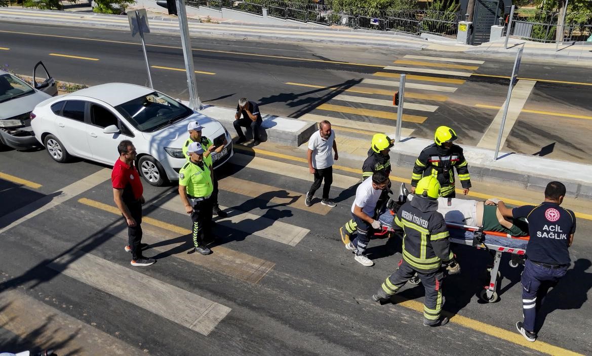 Mersin’de Trafik Tatbikatı Gerçeği Aratmadı, Vatandaşlar Kazayı Gerçek Sandı (4)