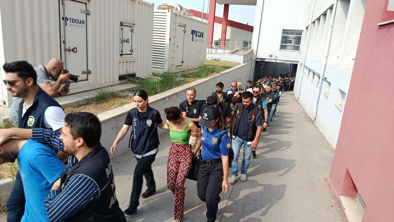 Narkokapan Adana 2 Operasyonunda Yakalanan 41 Kişi Adliyeye Sevk Edildi (5)