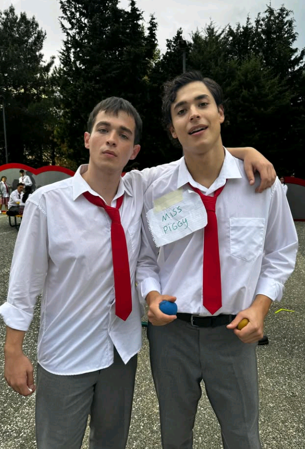 Netflix'in Gözde Dizisi Geleceğe Mektupların Küçük Ahmet'i Berk Özgür Kimdir (5)