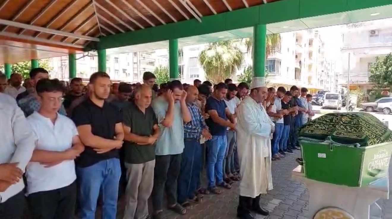 Nizip’te Motosiklet Kazası Genç Sürücü Yaşamını Yitirdi (2)