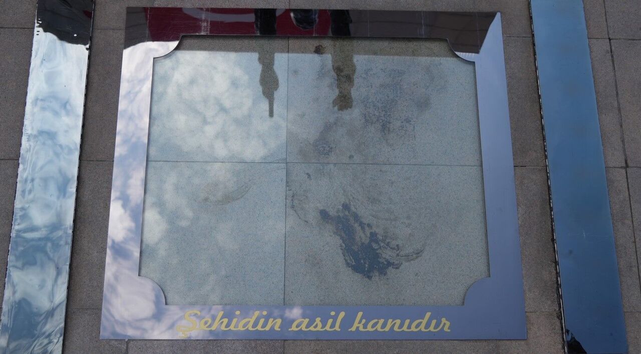 Ömer Halisdemir’in Şehadet Yeri Özel Zeminle Korunuyor (2)