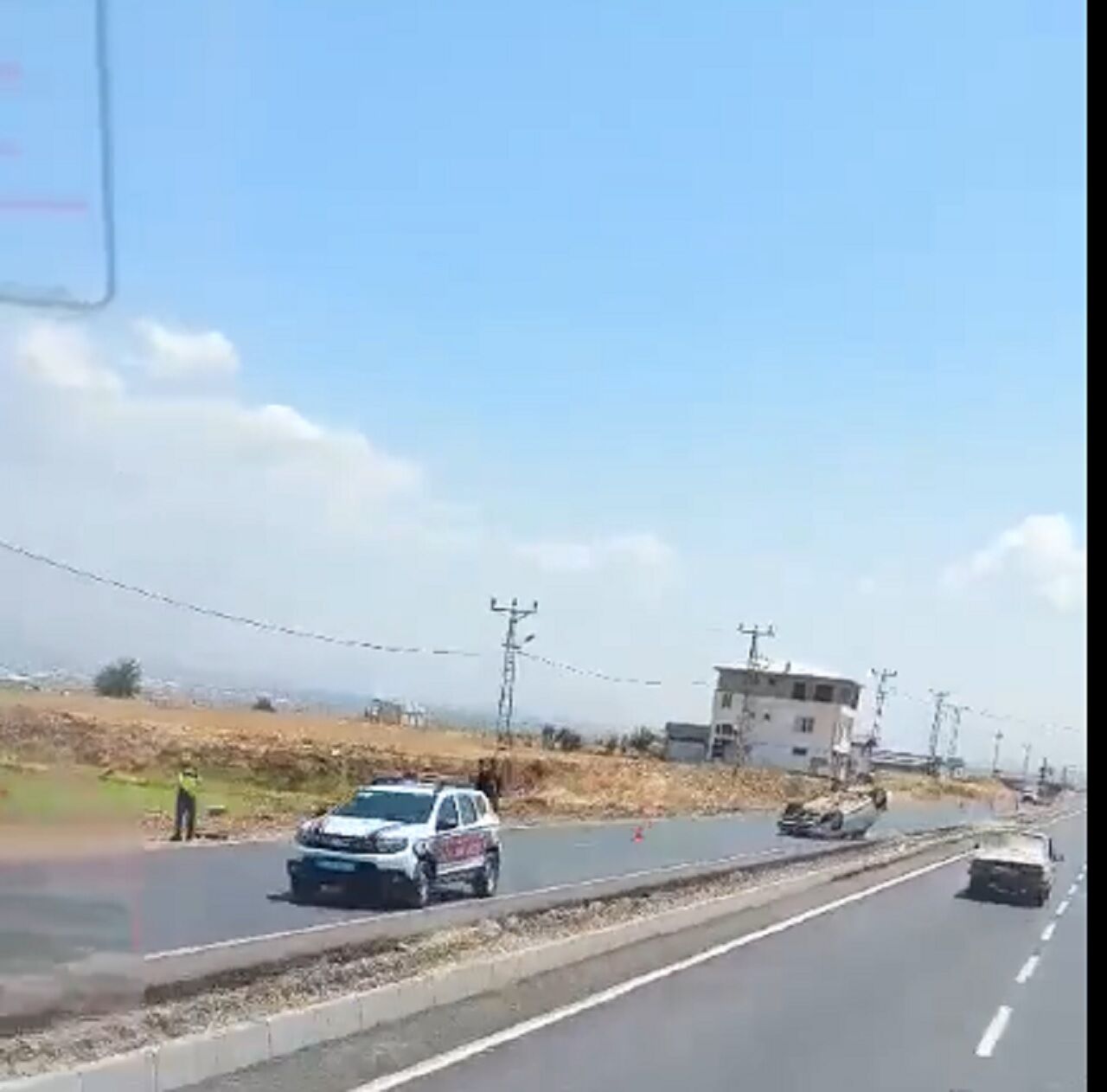 Onikişubat Mezbahanesi Ilerisi Batı Köyleri Yolu Araç Takla Atmış Geçmiş Olsun (1)