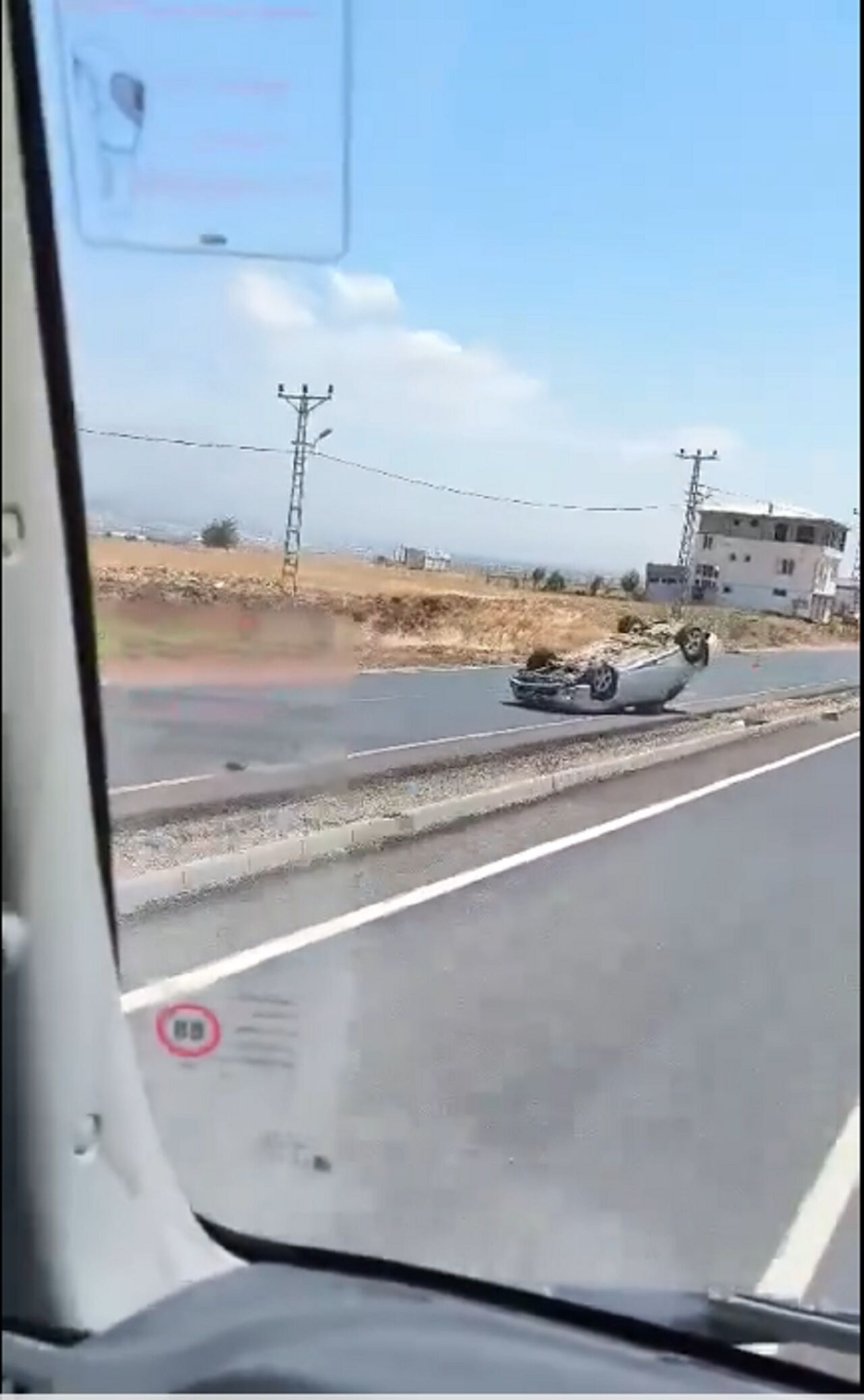 Onikişubat Mezbahanesi Ilerisi Batı Köyleri Yolu Araç Takla Atmış Geçmiş Olsun (4)