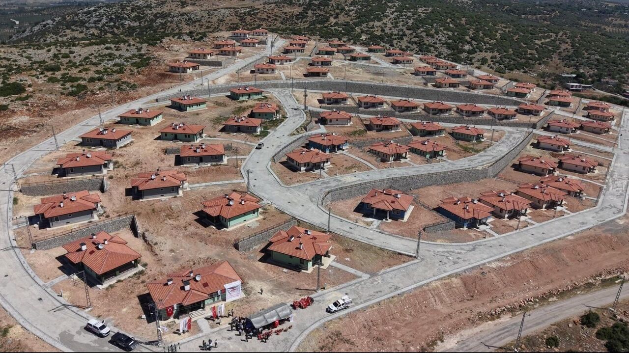 Osmaniye Bahçe’de 89 Deprem Konutu Hak Sahiplerine Teslim Edildi (3)