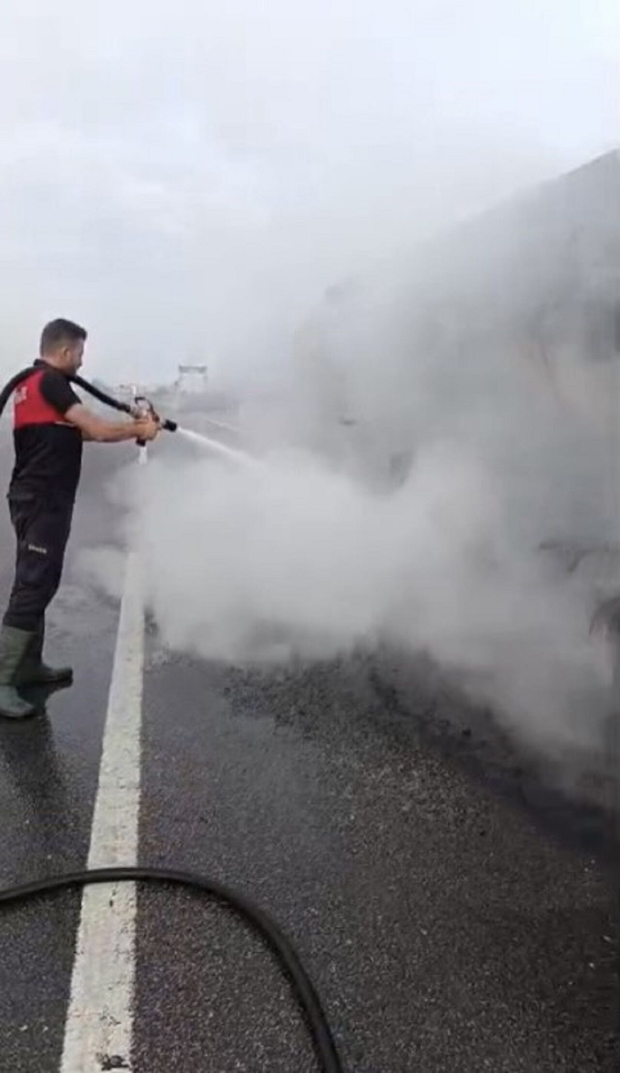 Osmaniye'de Asfalt Yüklü Tankerde Çıkan Yangın Söndürüldü (2)