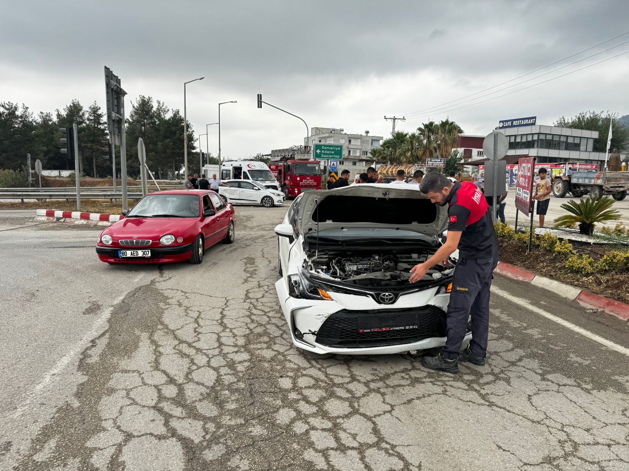 Osmaniye'de Iki Otomobil Çarpıştı 2 Yaralı (2)