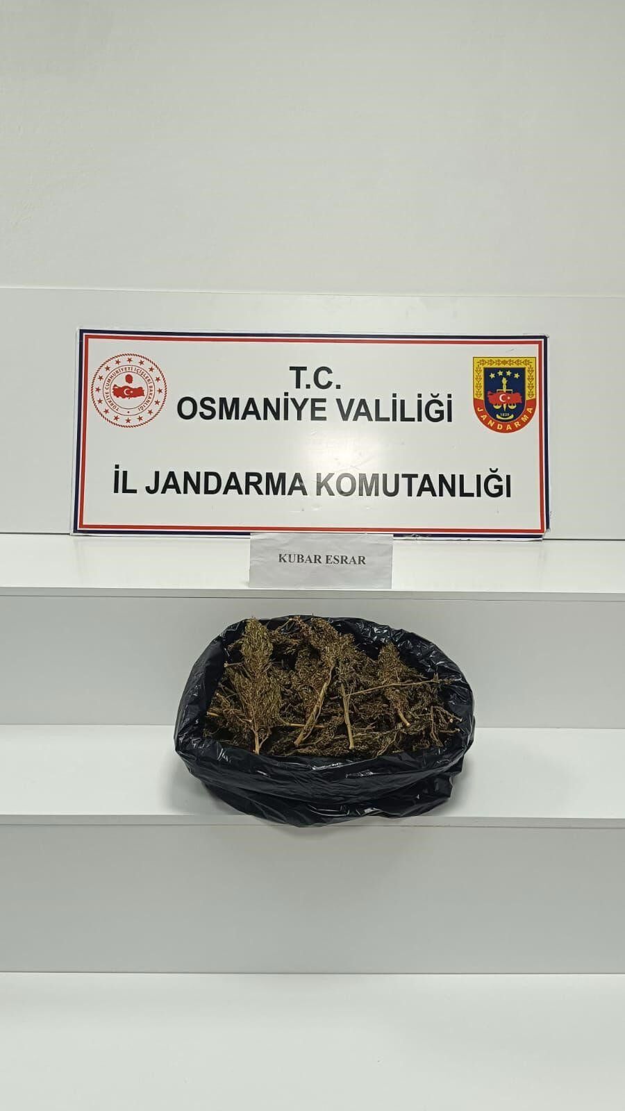 Osmaniye'de Jandarmadan Silah Ve Uyuşturucu Operasyonu 5 Gözaltı (5)