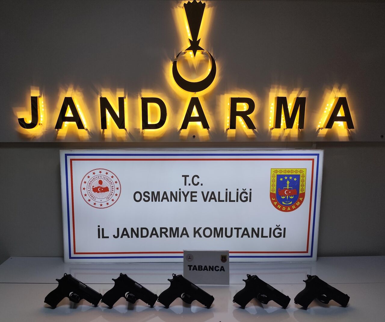 Osmaniye'de Jandarmadan Silah Ve Uyuşturucu Operasyonu 5 Gözaltı (6)