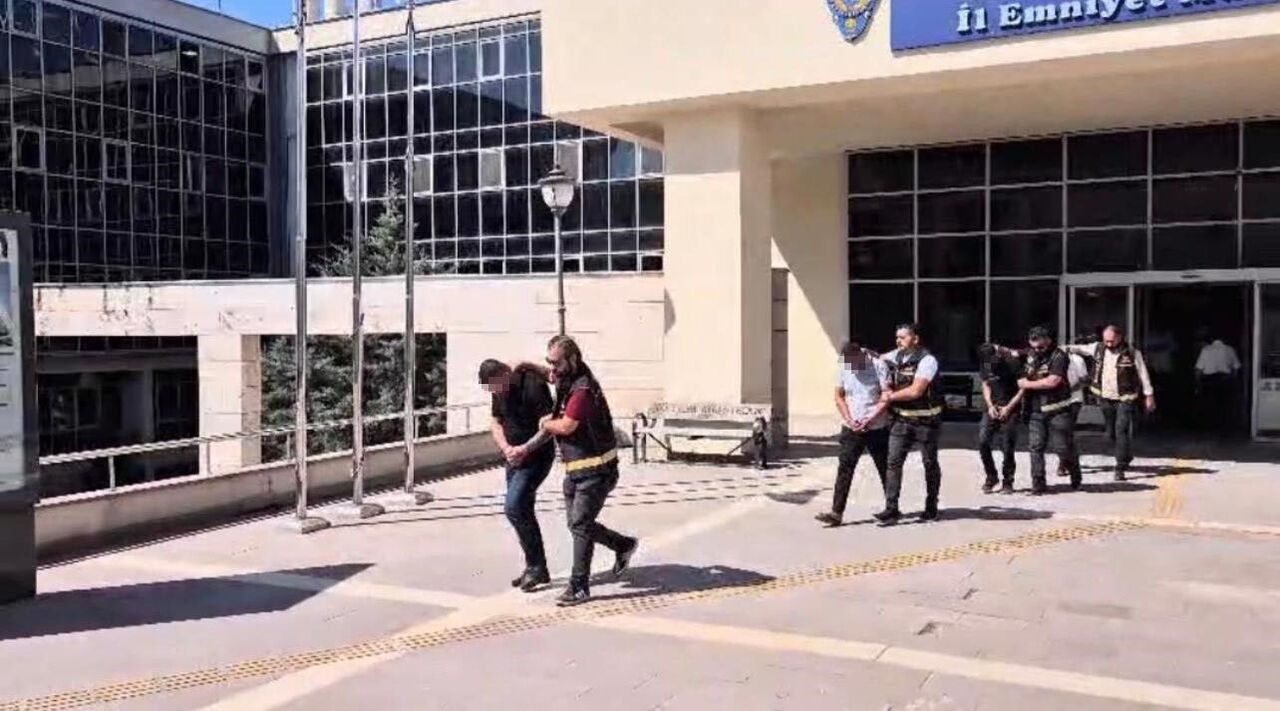 Osmaniye'de Kurşunlama Şüphelisi 2 Şahıs Tutuklandı (5)