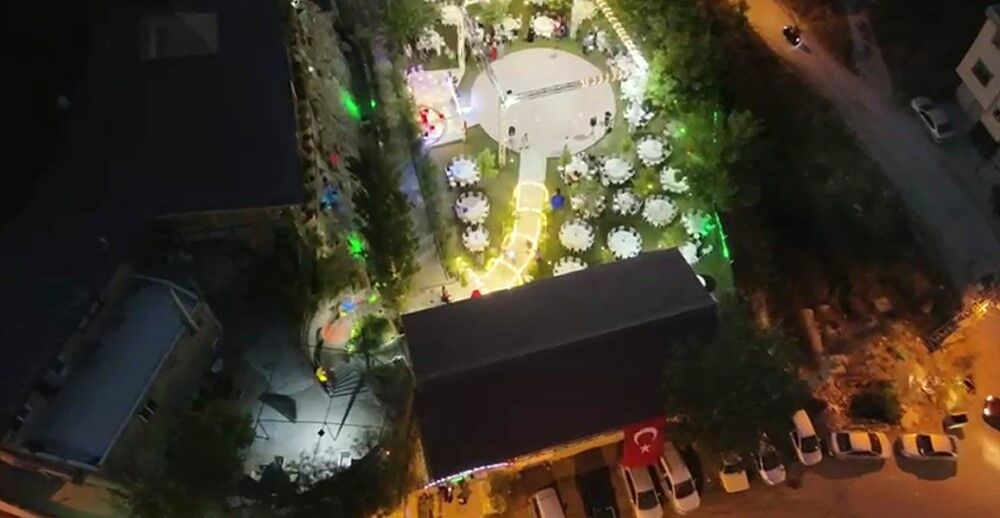 Polisler, Küçük Yaştayken Babası Vefat Eden Polis Kızının Kına Gecesinde Halay Çekti (5)