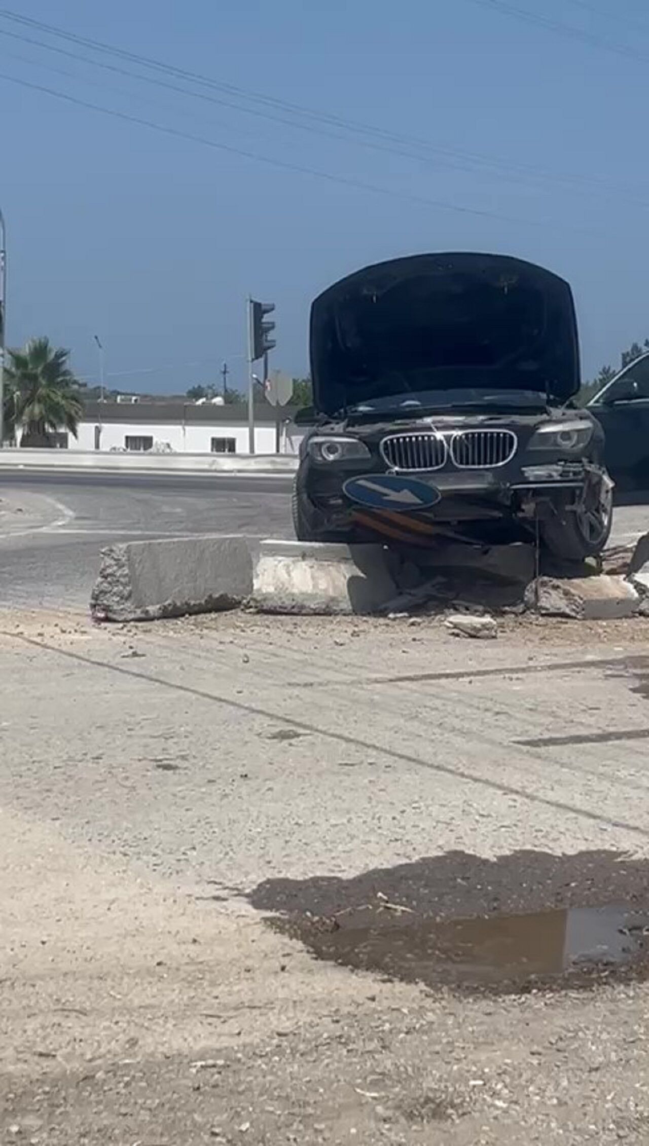 Refüje Çıkan Araç, Kazayı Önledi Arsuz’da Trafik Anları Kamerada (2)