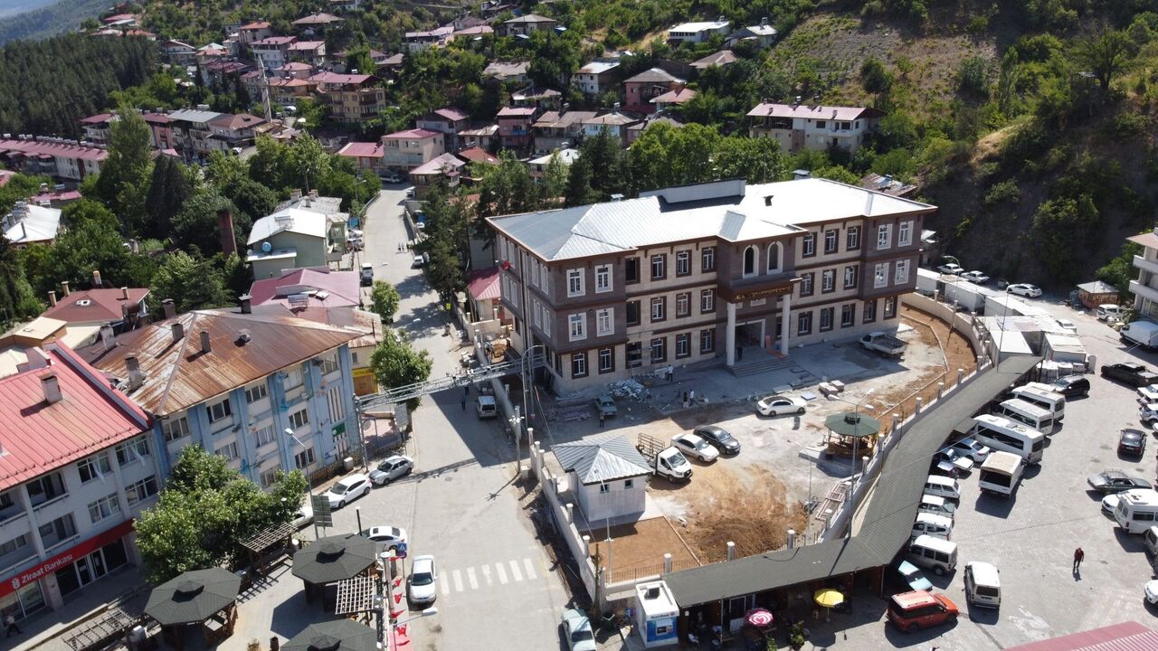 Saimbeyli’de Depremde Yıkılan Kaymakamlık Binası Yeniden İnşa Edildi (3)