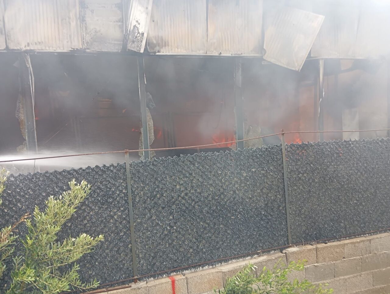 Samandağ’da Kafe Ve Çocuk Oyun Merkezi Yangını İşletme Kullanılamaz Hale Geldi (5)