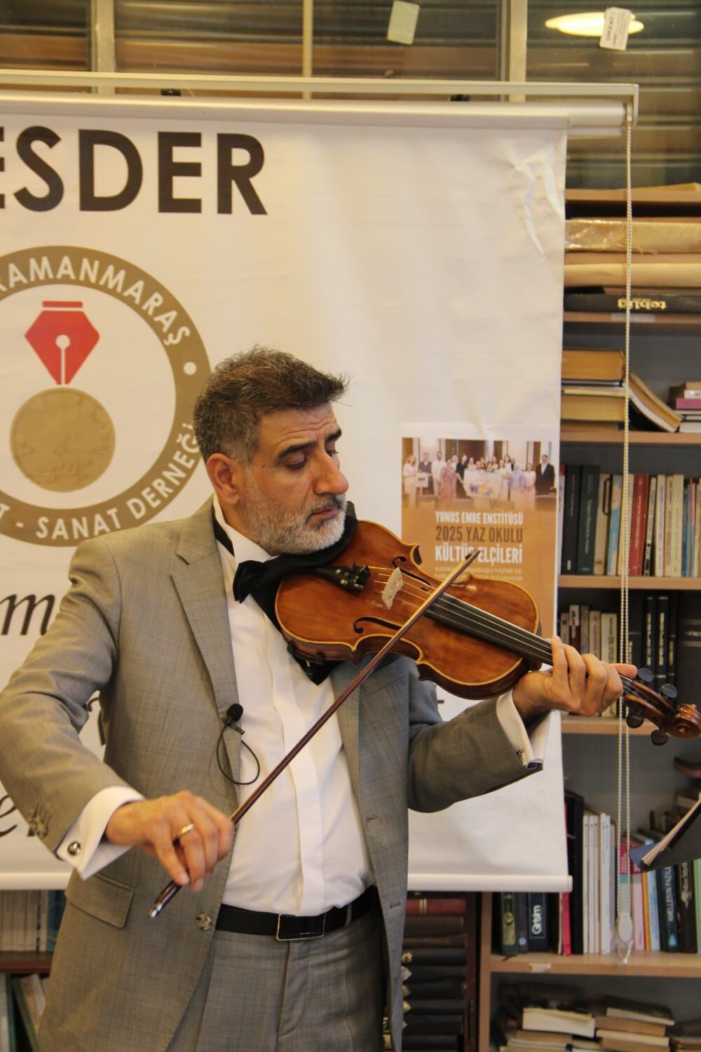 Sanatın Kalbi Kahramanmaraş'ta Attı Soner Okan'dan Edebiyatçılara Özel Keman Dinletisi (2)