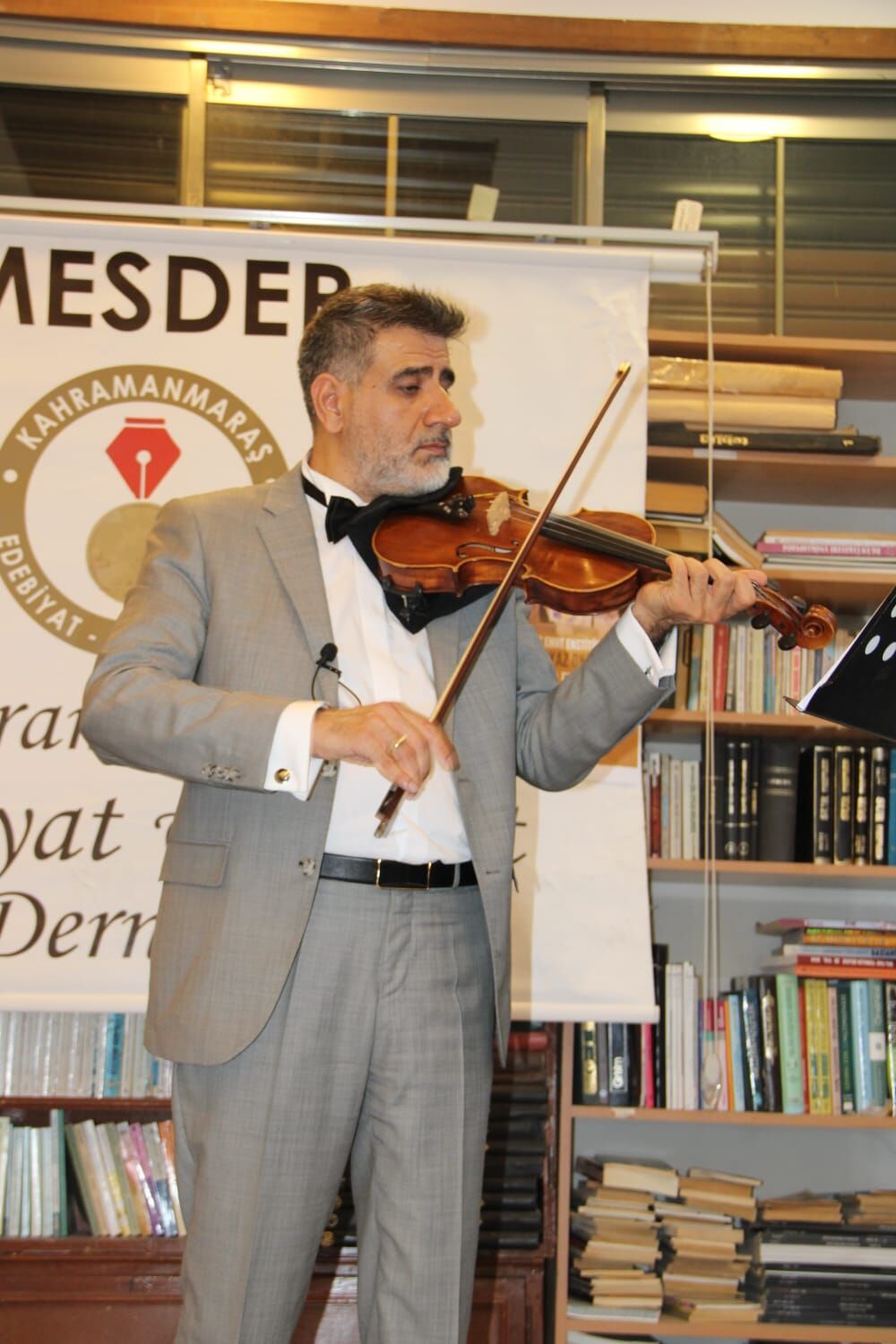 Sanatın Kalbi Kahramanmaraş'ta Attı Soner Okan'dan Edebiyatçılara Özel Keman Dinletisi (4)