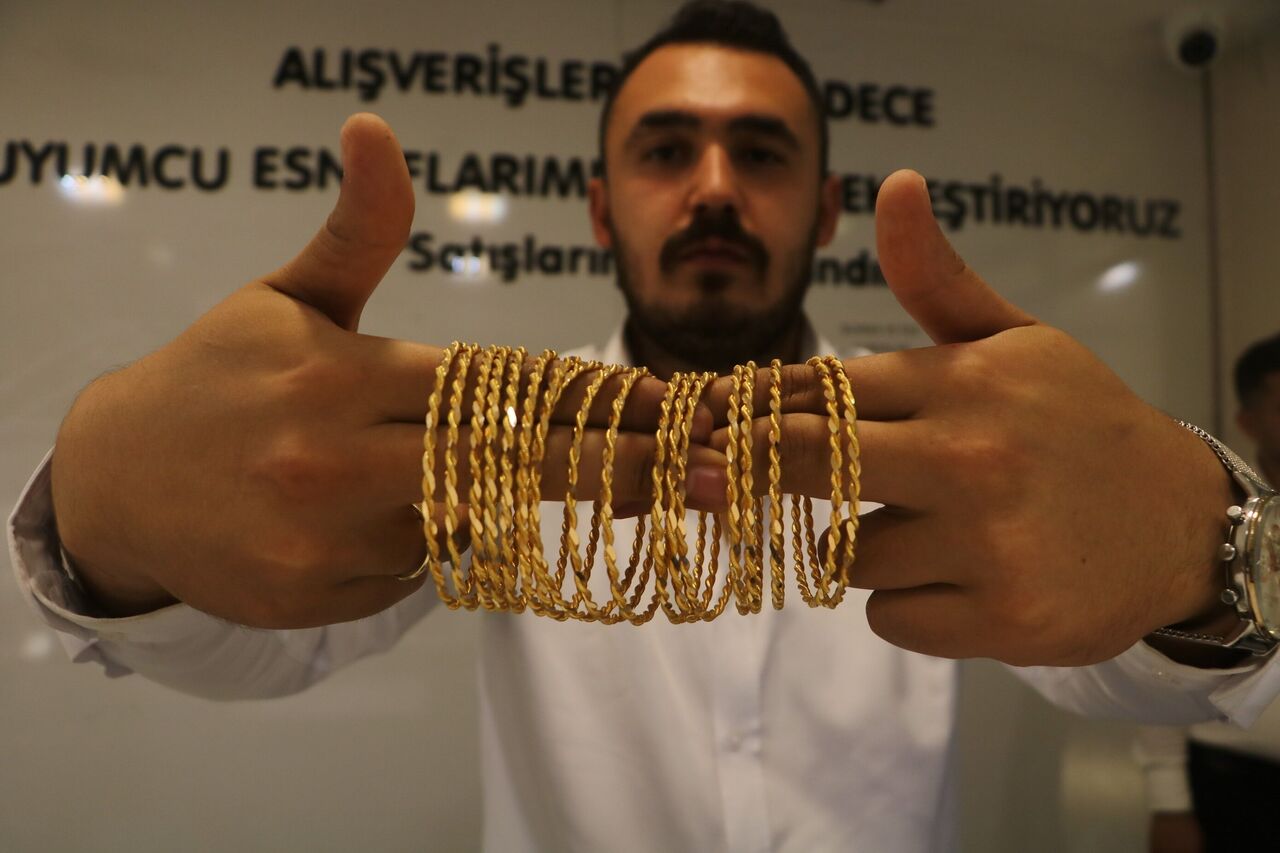 Sarraftan Uyarı Krediyle Altın Almak Yerine Burma Bilezik Tercih Edin (1)