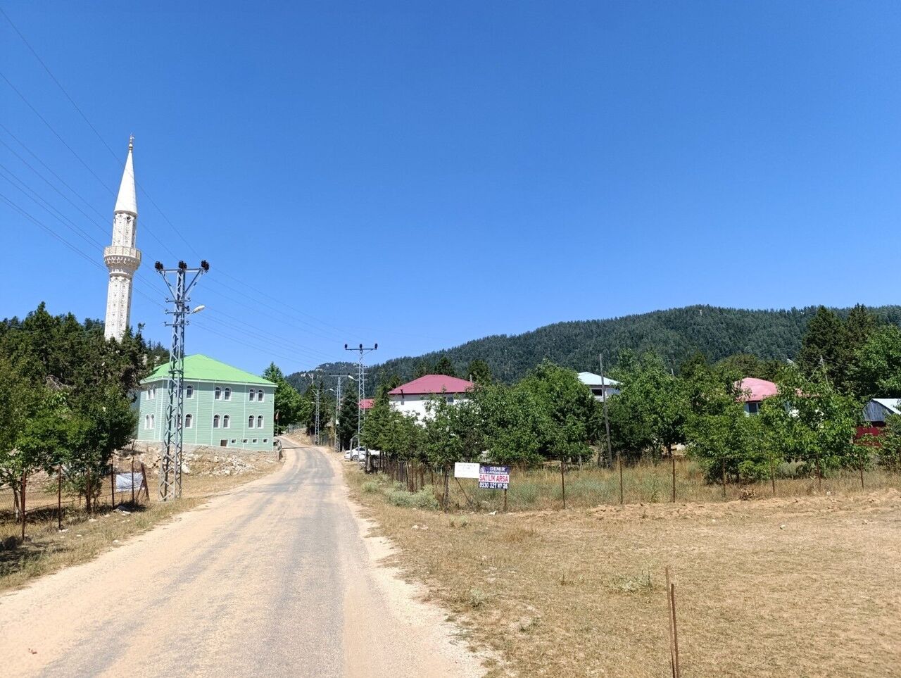 Sıcaktan Kaçıp Yaylaya Çıkanlar Dünya Ile Irtibatları Kesildiği Için Kafalarını Dinliyor (2)