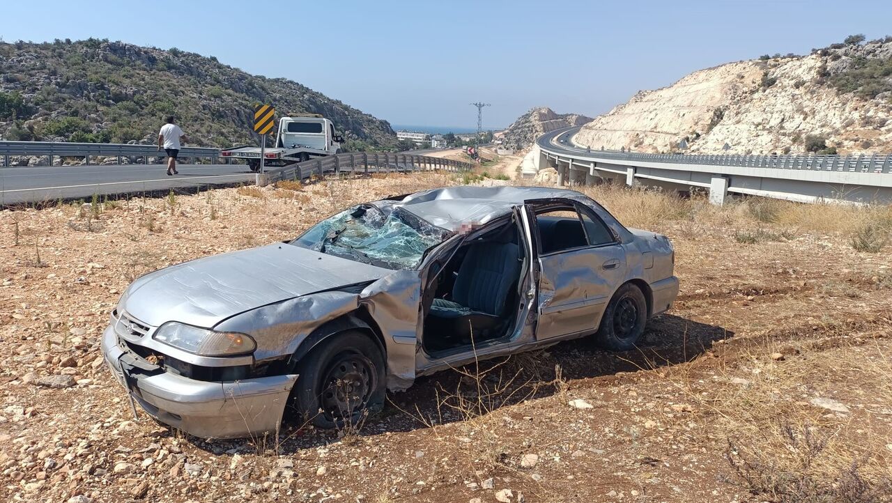 Silifke’de Otomobil Takla Attı 1 Ölü, 1 Ağır Yaralı (4)