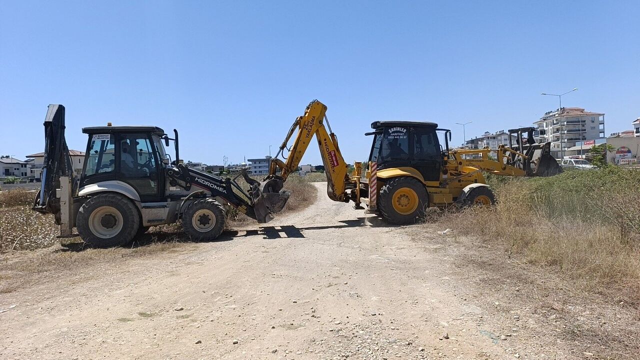 Söndürülmeden Atılan Sigara Sazlık Yangınına Yol Açtı (6)