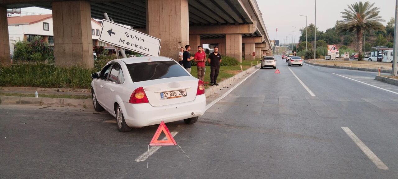 Trafik Lambası Arızalı Kavşakta Kaza 1 Yaralı (3)