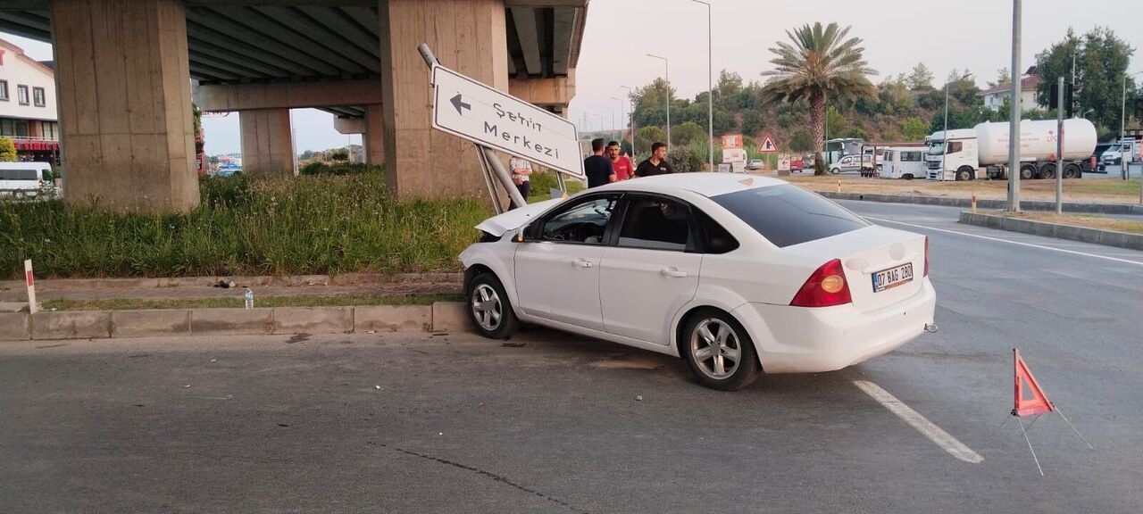 Trafik Lambası Arızalı Kavşakta Kaza 1 Yaralı (4)