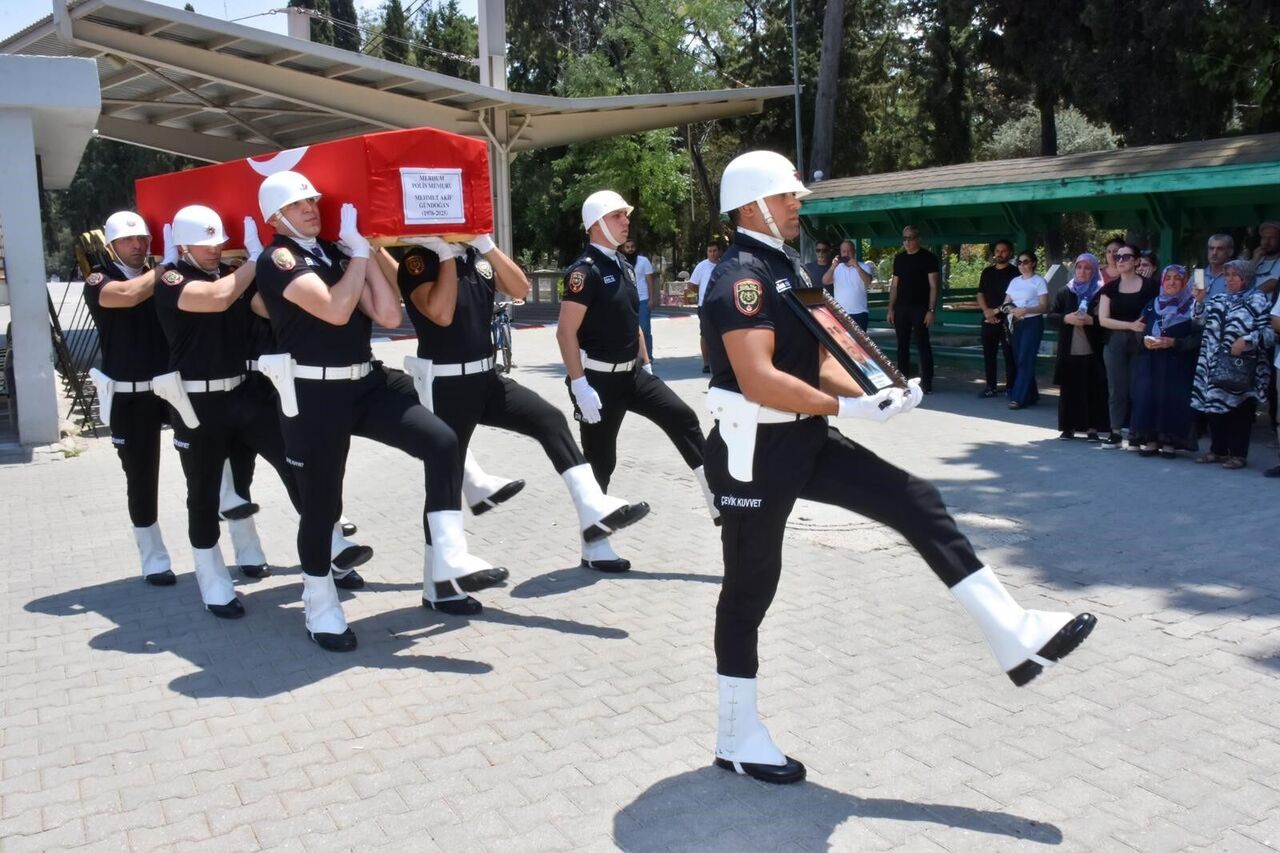 Tufanbeyli’de Acı Olay Polis Memuru Göğsünden Yaralanarak Hayatını Kaybetti (4)