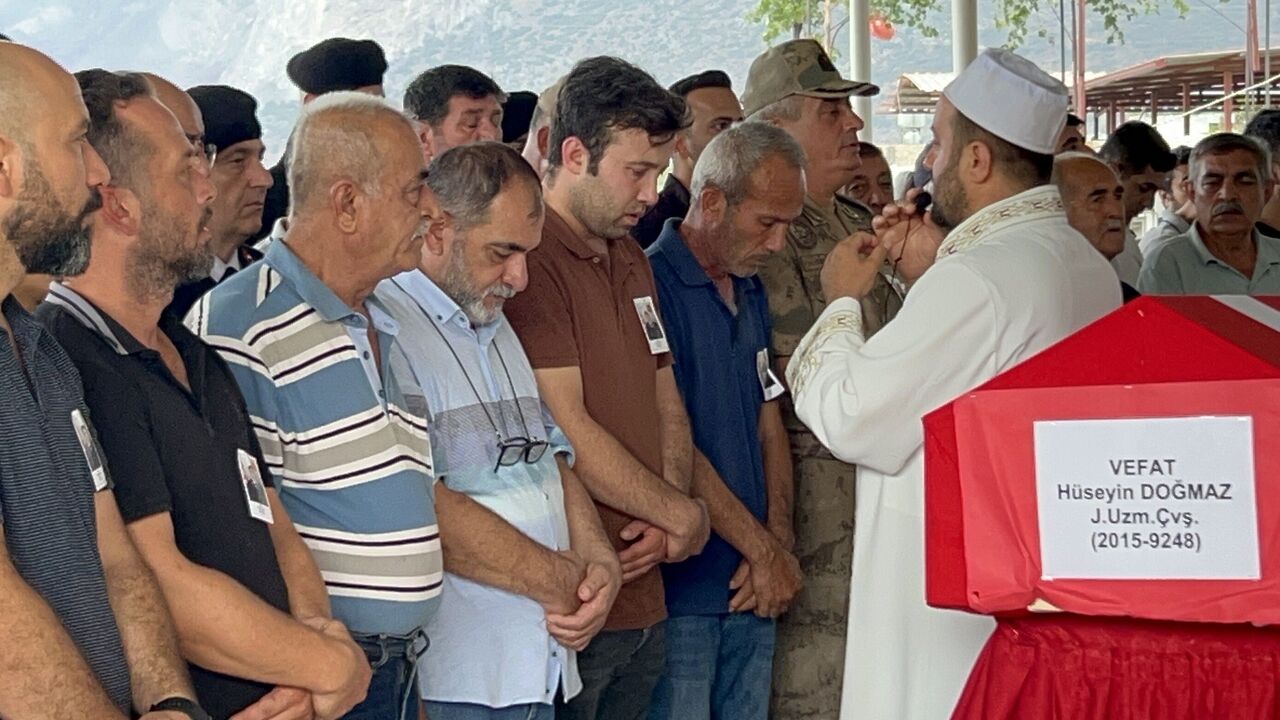 Yeni Baba Uzman Çavuş, Evladını Gördükten 3 Gün Sonra Kalp Kriziyle Hayatını Kaybetti (4)