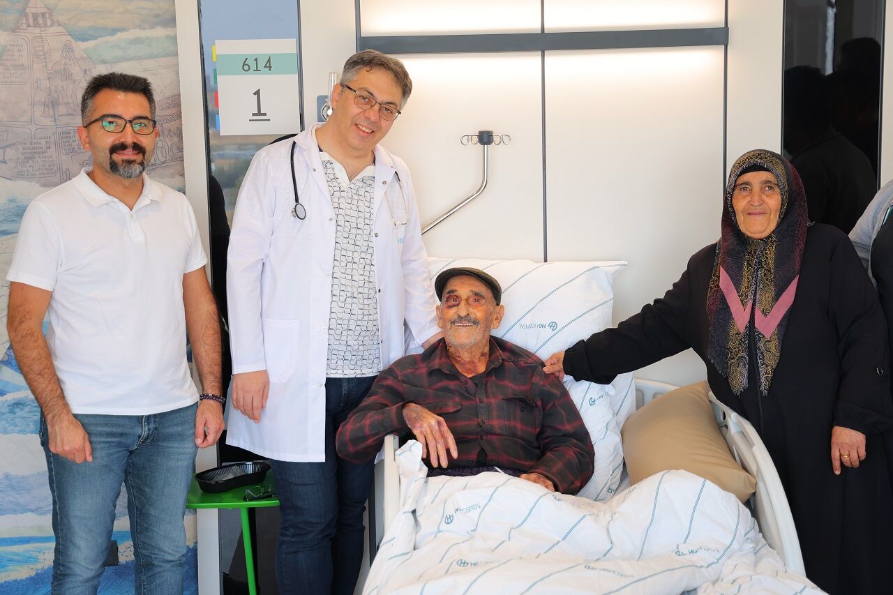 80 Yaşındaki Hastaya Kalp Durdurulmadan Kapalı Ameliyat (4)