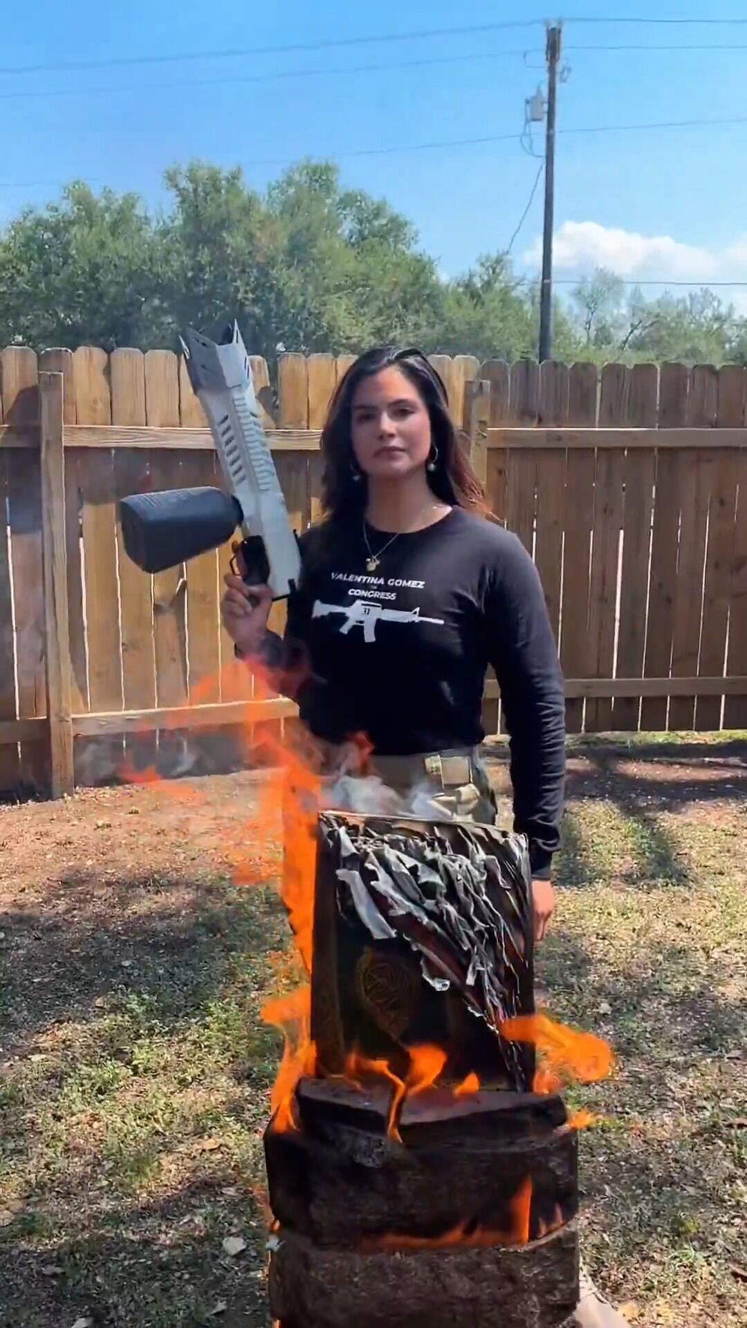 Abd’de Siyasetçi Valentina Gomez Kur’an I Kerim Yaktı (4)