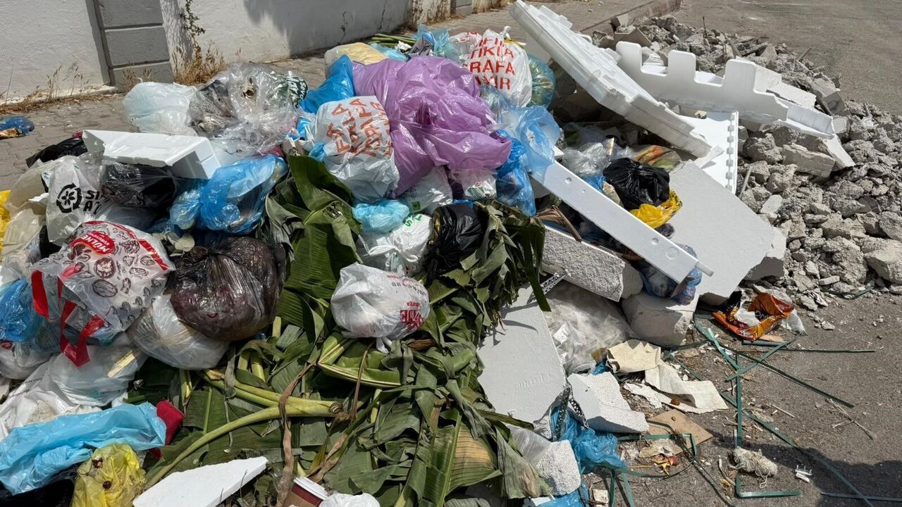 Adana Seyhan’da Çöp Ve Moloz Isyanı Mahalleler Atıkların Altında Kaldı (5)