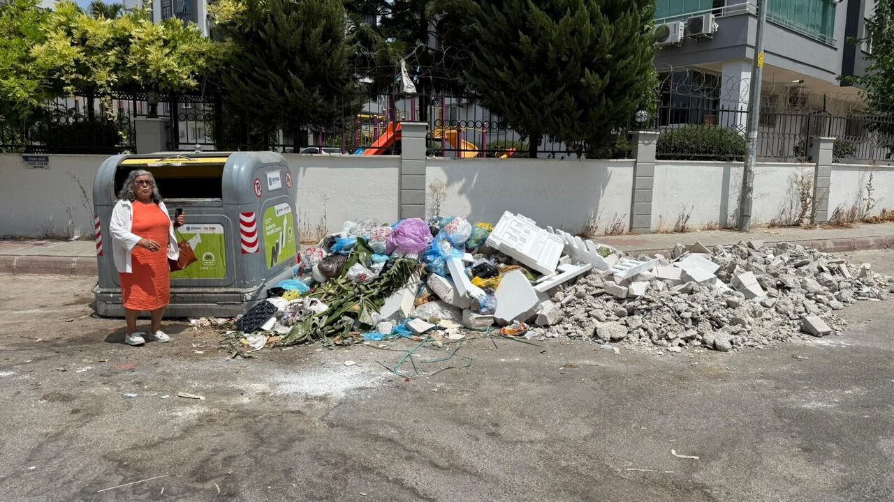 Adana Seyhan’da Çöp Ve Moloz Isyanı Mahalleler Atıkların Altında Kaldı (6)