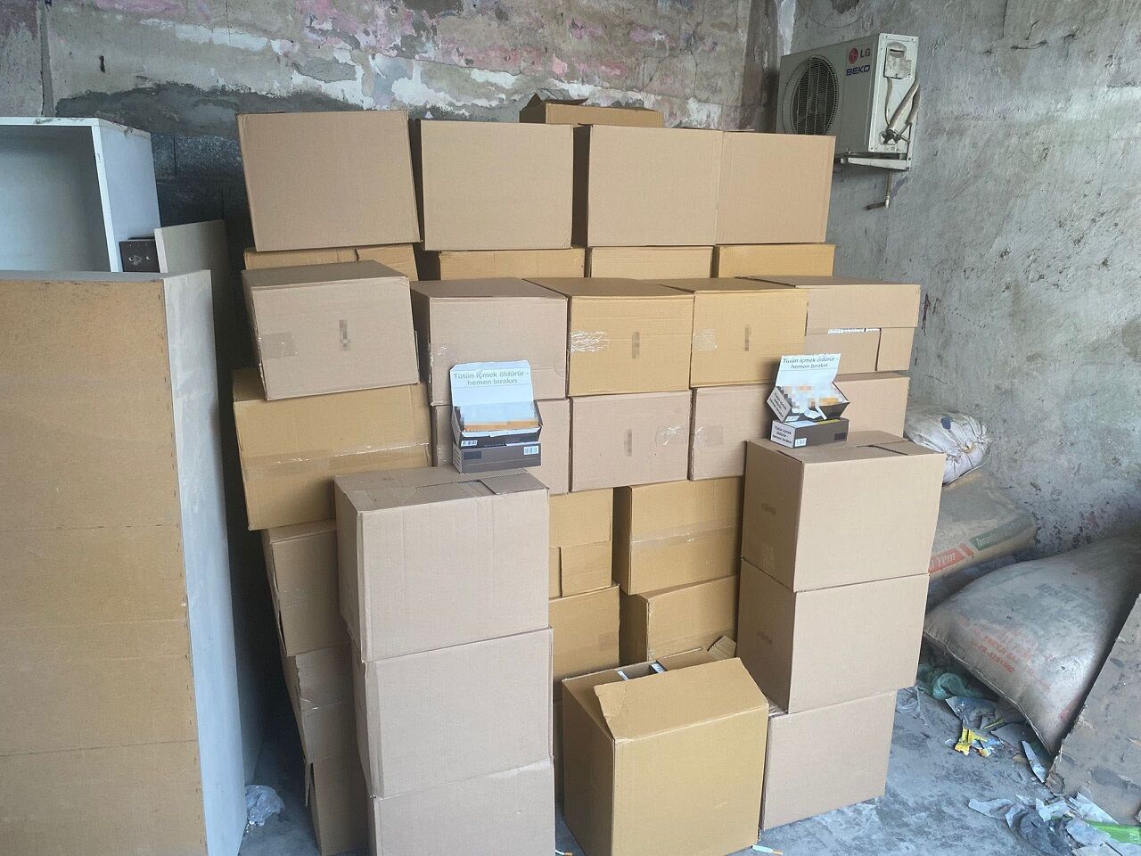 Adana'da 2 Milyon 800 Bin Adet Gümrük Kaçağı Makaron Ele Geçirildi (1)